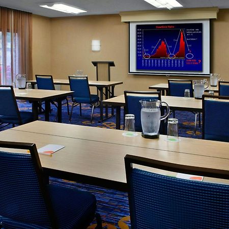 Courtyard By Marriott Hartford Windsor Airport Hotel Bagian luar foto